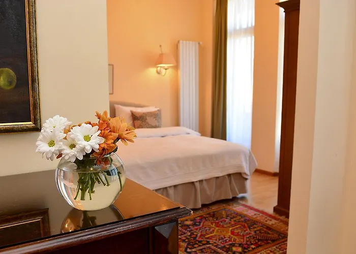 Urban Lodge Hotel Rooms And Suits