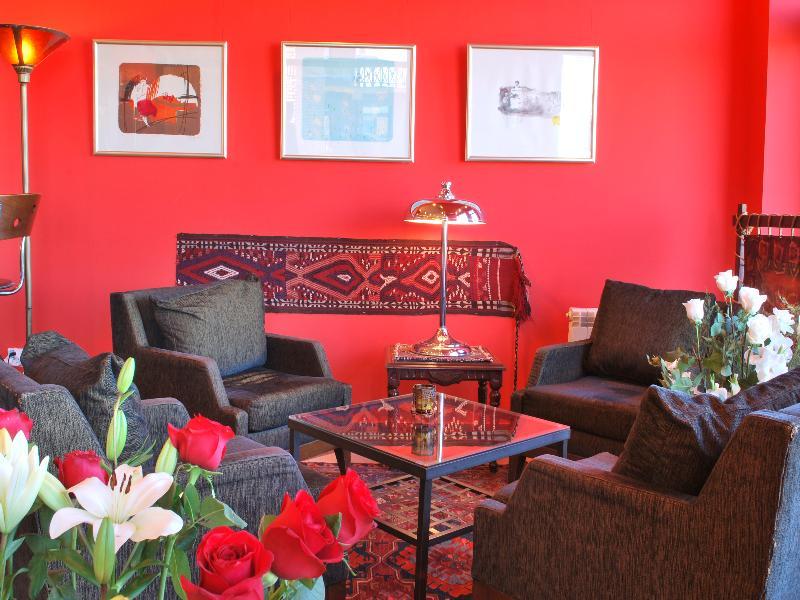 Urban And Suits 4* Tbilisi