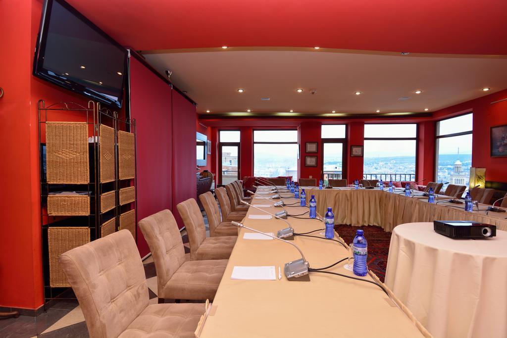 Urban And Suits 4* Tbilisi